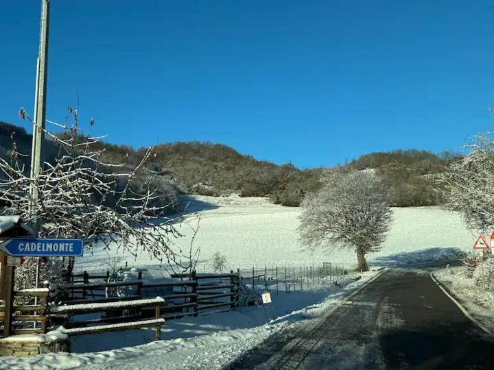 Casa Del Giglio A Cadelmonte Villa Valle  ภายนอก รูปภาพ