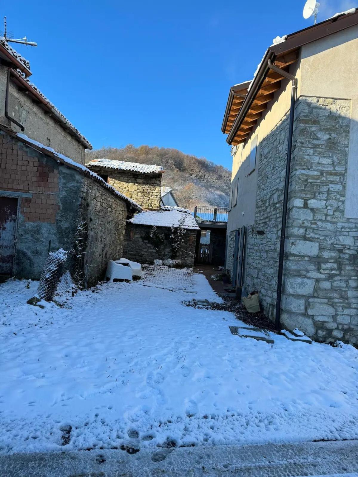 Casa Del Giglio A Cadelmonte Villa Valle  ภายนอก รูปภาพ