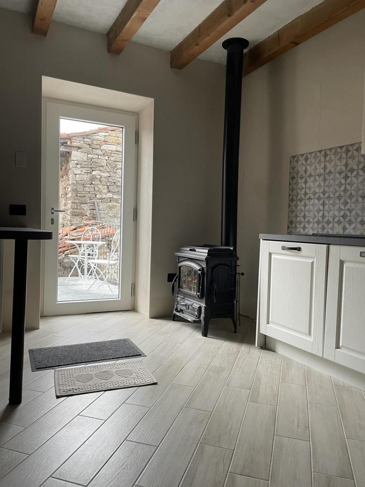 Casa Del Giglio A Cadelmonte Villa Valle  ภายนอก รูปภาพ